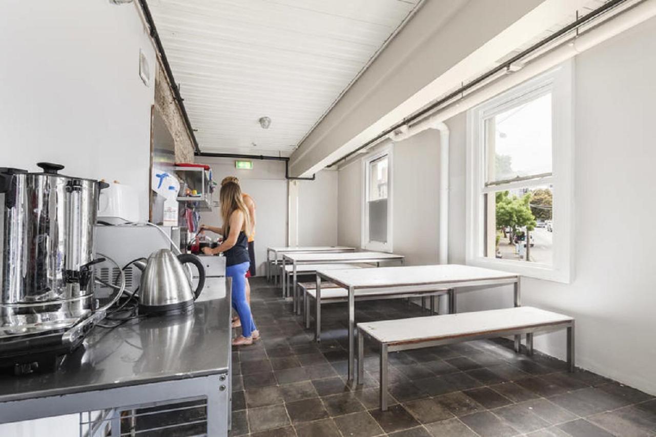 Summer House Melbourne Backpackers Eksteriør billede